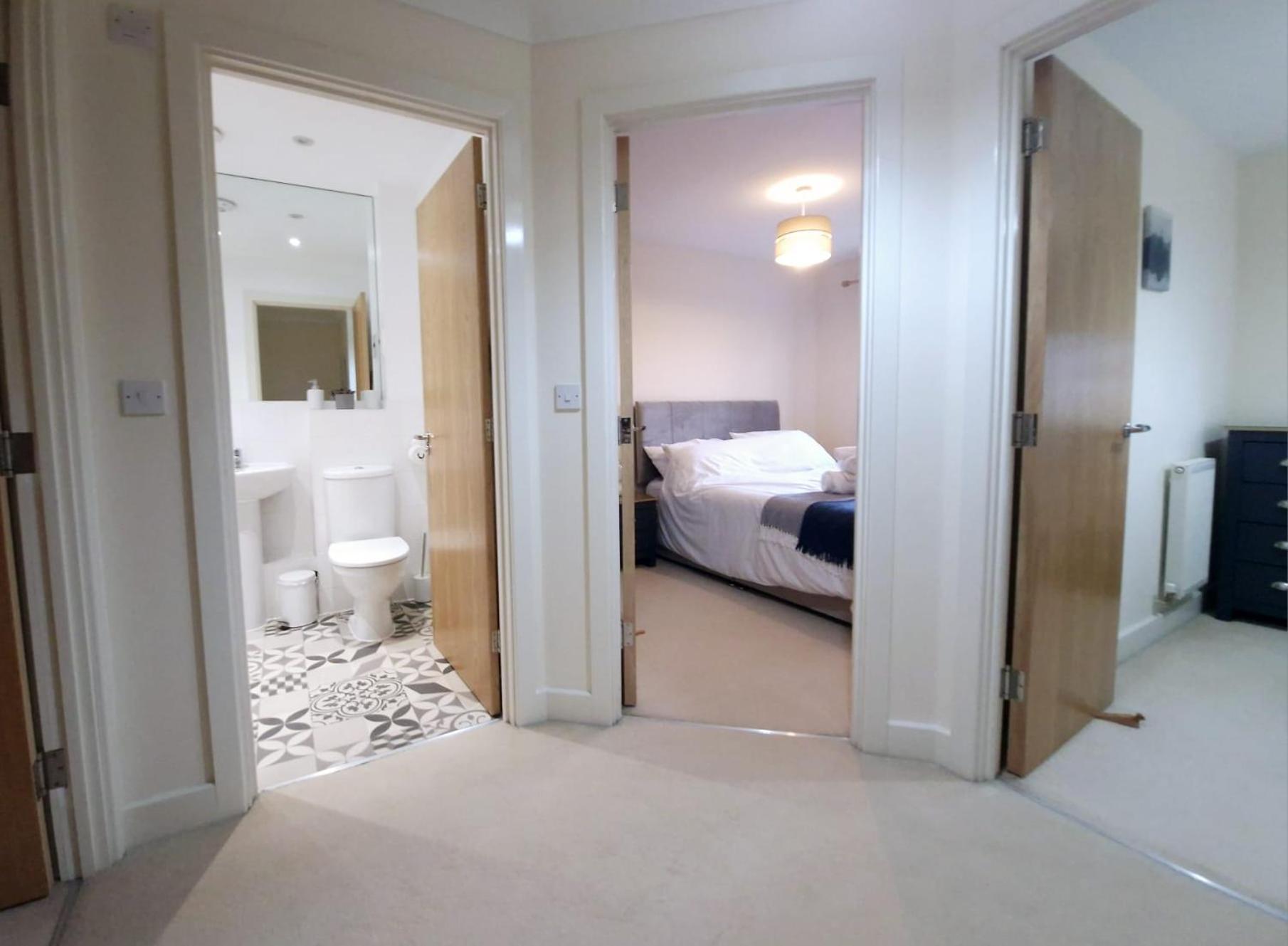 MersthamSleeps9 Parking&Garage 17 Mins To Gatwick, 30 To London别墅 外观 照片